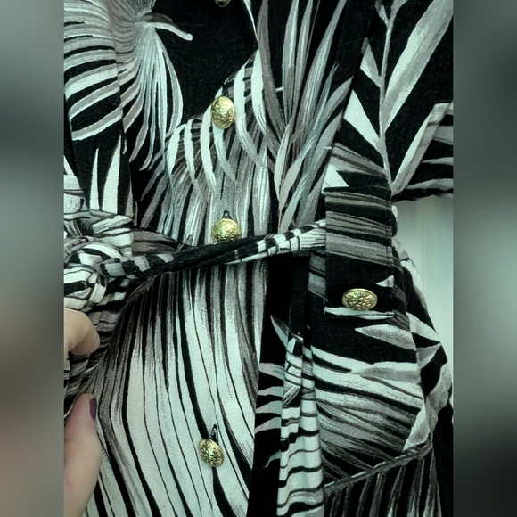 TORRID BUTTON FRONT COLLARED DRESS SIZE 0 - Picture 3 of 4